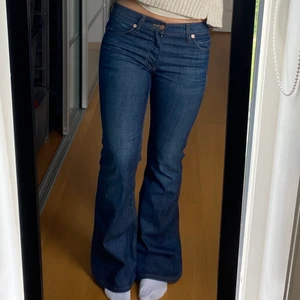 Lågmidjade jeans  - Super snygga jeans som inte kommer till användning!!