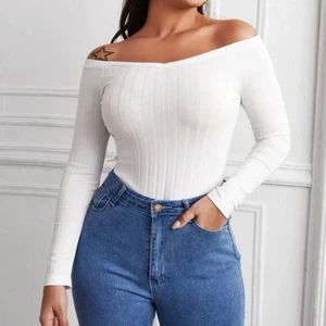 Av axelfast form monterad tröja - Hur fin och bekväm som helst. Använd ett par gånger och är i god skick fortfarande. Så bekväm oxh skön. 💕