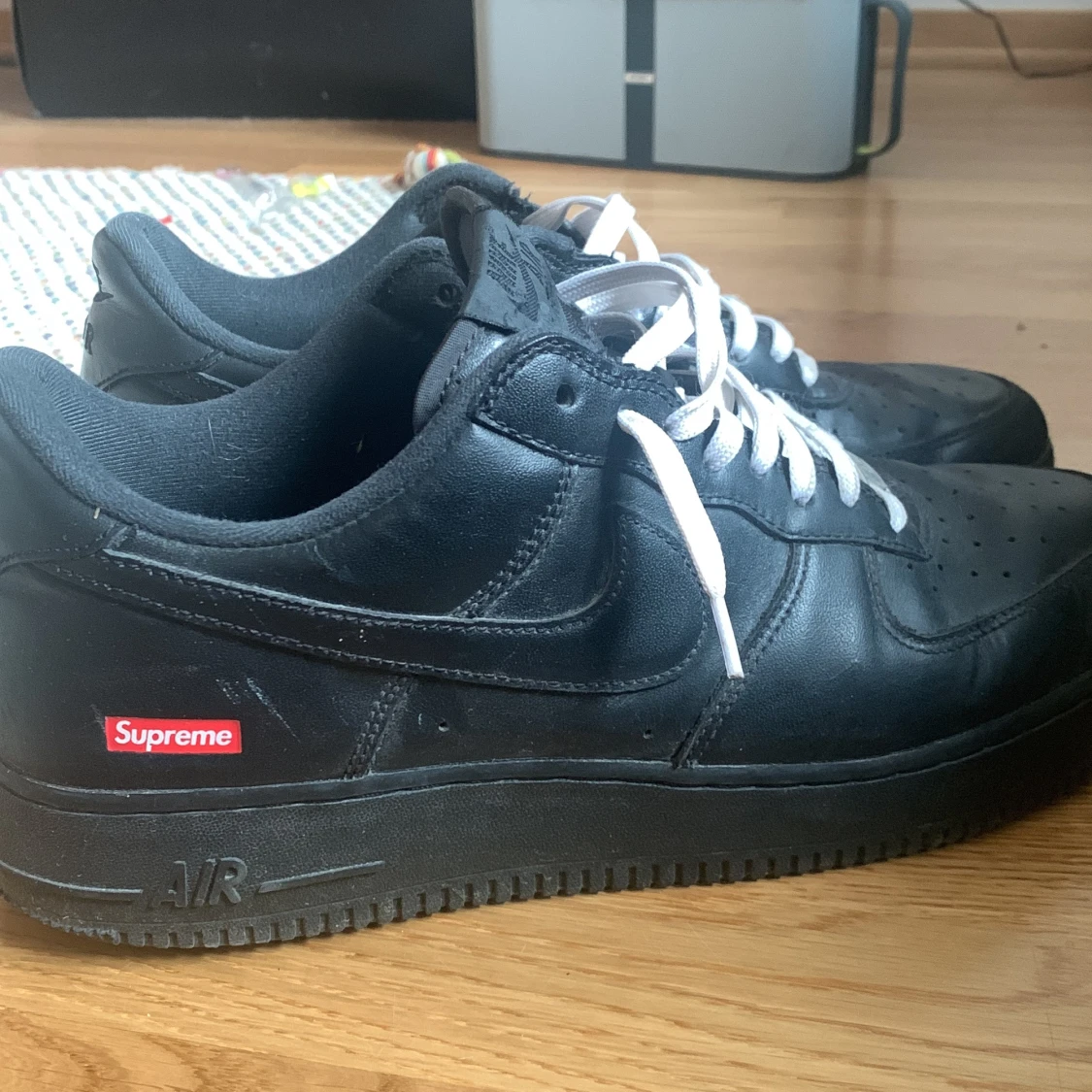 Svarta Supreme Air Force 1 - 90