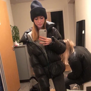 Jacka - Snygg varm vinterjacka, som är over sized, beroende på hur man vill att den ska sitta, jag är mellan xs/s