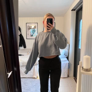 Croptop från H&M  - Storlek m  50kr Köparen står för frakten, kan mötas upp i och runt Falun🫶🏻