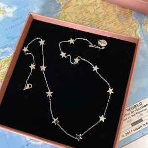 Edblad halsband - INTRESSEKOLL på detta fina halsband från Edblad❤️ Tryck inte på köp nu! Hör av er vid frågor❤️ köpte för 500kr kan tänka mig gå ner i pris 