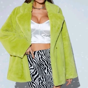 Fuzzy Coat winter  - 😍