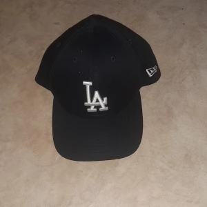 y2k LA keps - LA keps , trendig och i gott skick passar flera stil  