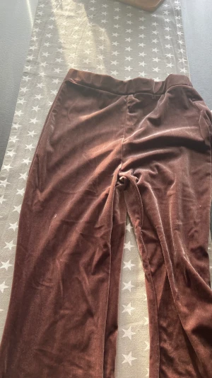 Leggings - Säljer mina bruna leggings från shein. Köpa för 169kr säljer för 90kr