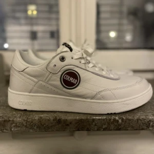 Colmar skor - Kollar intresset på mina colmar skor, dem är helt nya och har använt dem en gång. Säljer dem då dem inte kommer till användning. kom med pris förslag! Priset kan förhandlas (som nya i storlek 44)