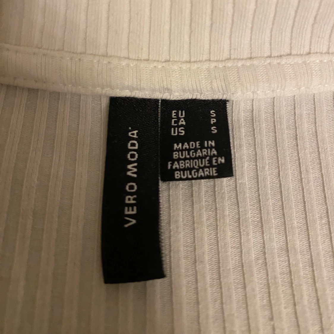 Ribbad tröja från VeroModa - 90