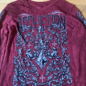 Affliction tröja  - Intressekoll på den här feta affliction tröjan