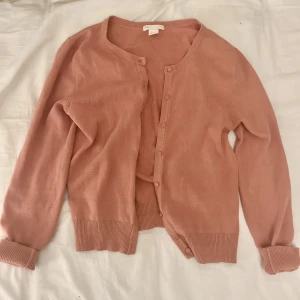 Kofta🧡 - Kofta köpt second hand, ursprungligen från h&m🧡