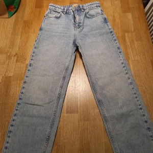 Jeans - Jean från gina. Raka lite vidare. 