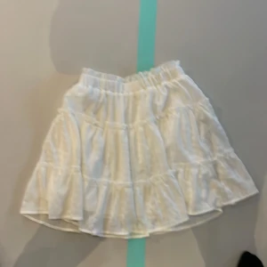 Vit kjol - En fin vit kjol