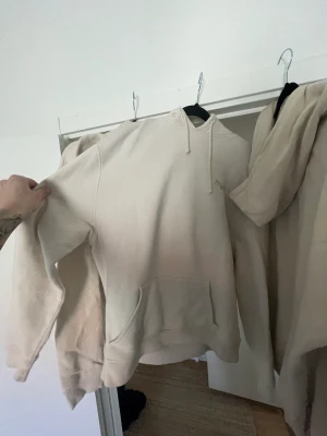 Axel arigato Hoodie  - Knappt använd  Nypris 1800kr