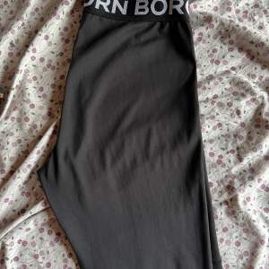 Björnborg leggings i storlek 42. Jätte bekväma och mjuka. Sköna att ha på sig 