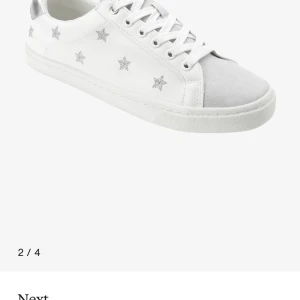 SÖKER i storlek 39 💕 - Jag söker de här skorna från zalando i storlek 39. Uppskattar väldigt mycket om någon hör av sig som äger dessa skor! 💕💕