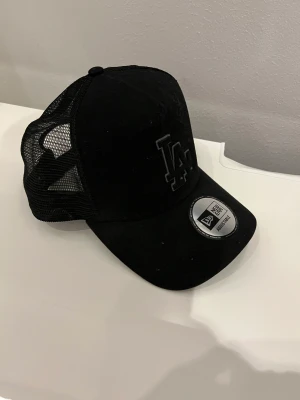 Keps - Endast testad, storlek:one size, pris:100kr