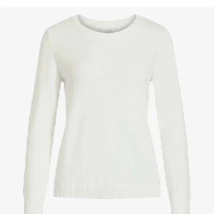 Stickad tröja  - Populär tröja från vila, inte använd mycket så den är i fint skick, knappast nopprig☺️