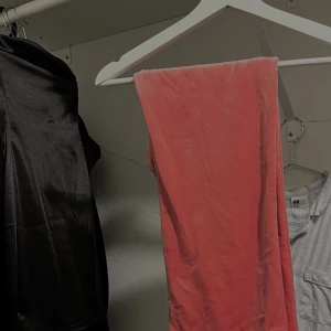 Mjukis byxor  - Mjukis från Ginatricot i storlek Xs. Använda fåtal gånger.