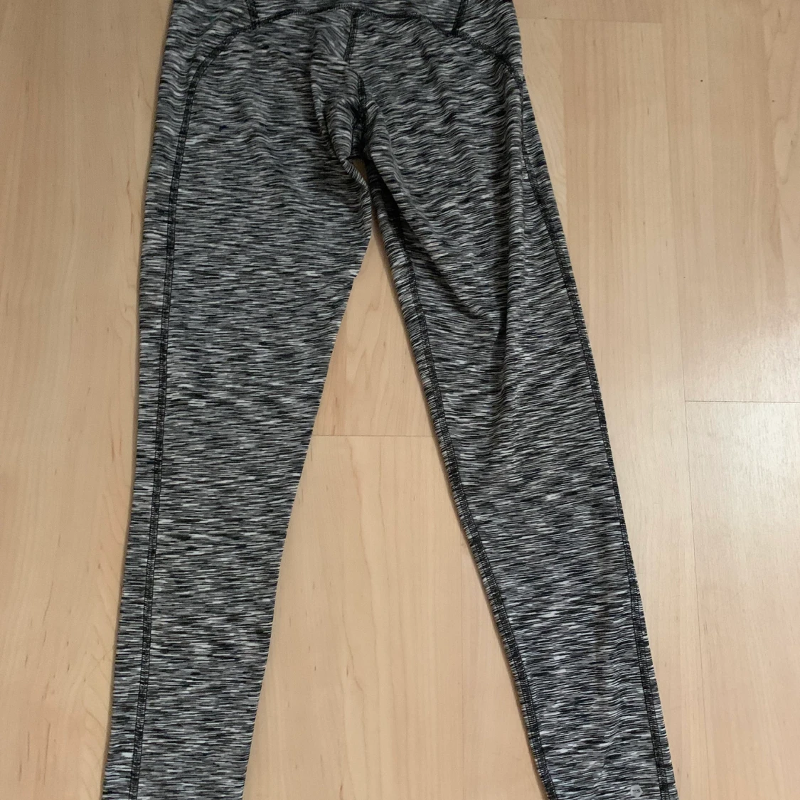 Träningstights i storlek 34 - 90