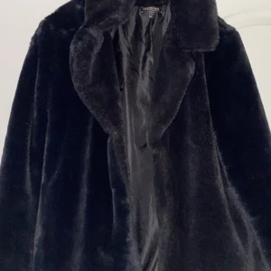 Faux päls jacka - Nytt skick