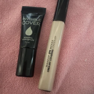 2 concealer  - 2 st concealer från mekupmekka  Den svarta är 7,5 ml i färgen light  Den andra är är 12 ml och färgen light neutral Båda är ändrat testade  Säljer båda tillsammans  