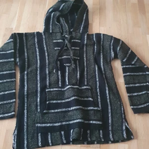 Baja hoodie - As fet men blivit för liten tyvär