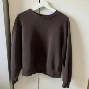 Snygg brun jätteskön sweatshirt! Lånad bild, skriv privat för egna bilder 💓💓😊