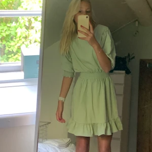 Grön klänning - Drömmig klänning 🙌🏼