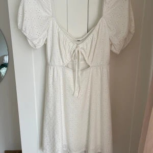 H&M Klänning - Super söt klänning från h&m, knappt använd så i bra skick. Köpare står för frakt.