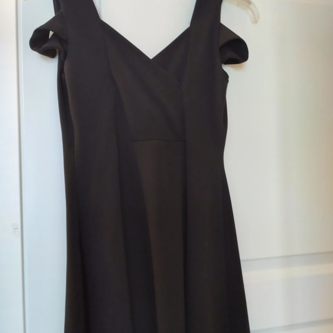 Enkel svart klänning