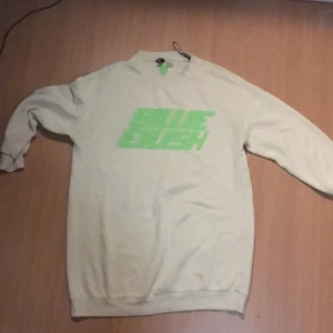 Billie Eilish tröja - Säljer min bekväma tröja då jag inte använder den längre. Har ings hål eller fläckar.