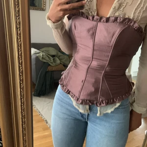 Korsett - Korsett i brunlila färg 🤎