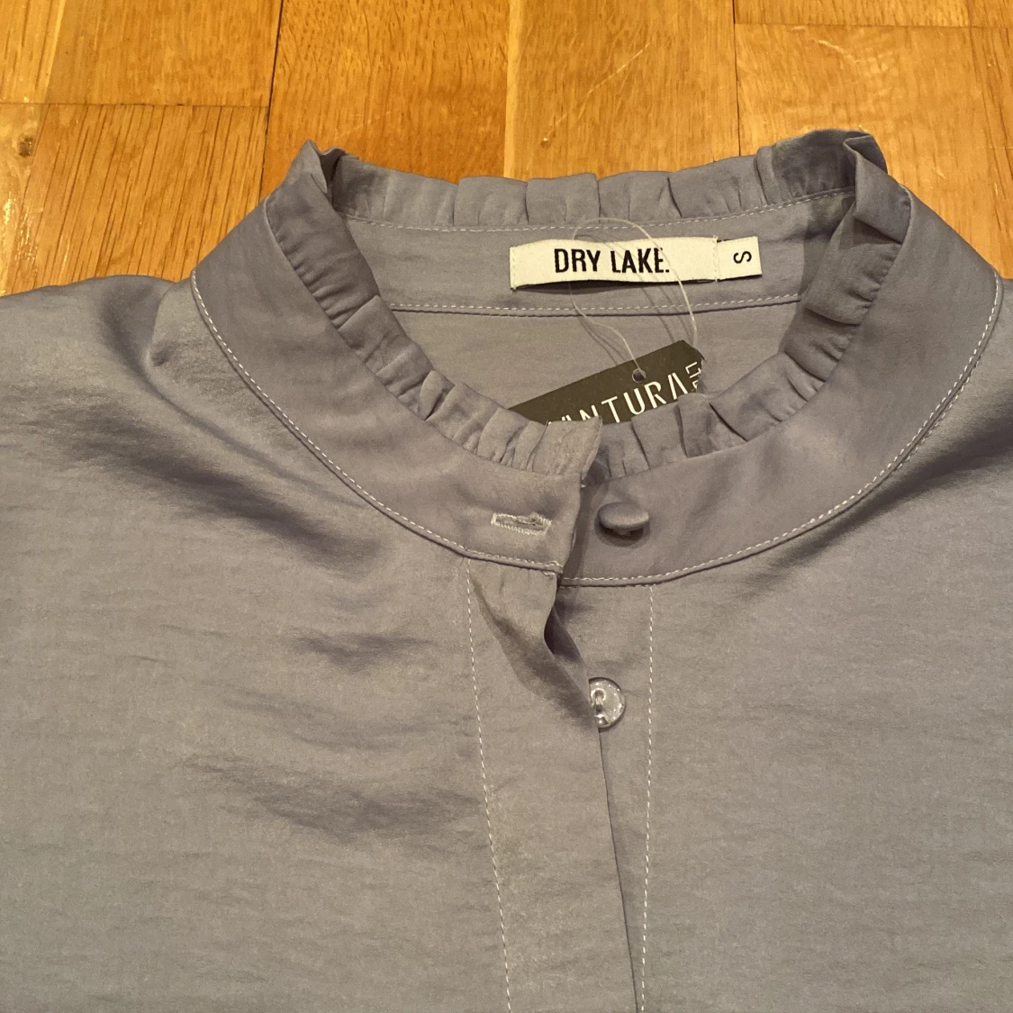 Blus Dry Lake oanvänd