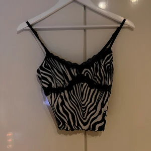 Zebra topp  - Helt oanvänd i nyskick🤍 skickar med postnord😁