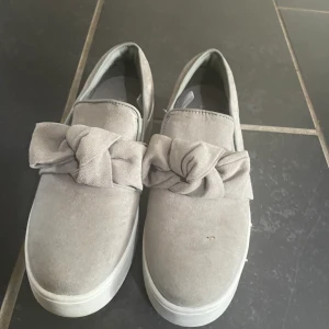 ljus lila skor - Säljer för jag aldrig använder💗 Frakt:10kr 