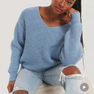 Stickad tröja - Blå stickad tröja ifrån NA-KD i storlek s 