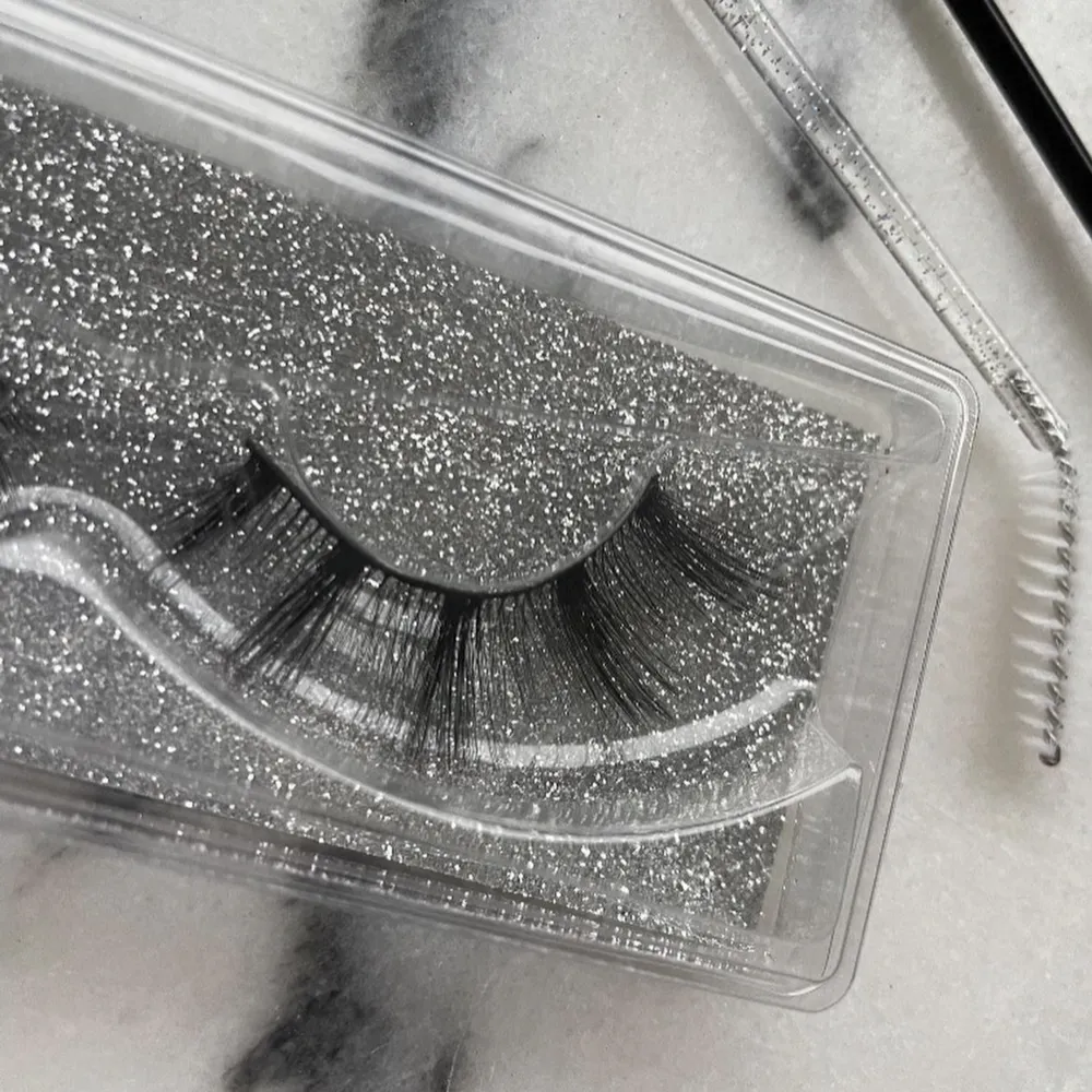 Fransar! Finns i flerpack Följ Instagram för mer: @Tingxlashes.se . Accessoarer.