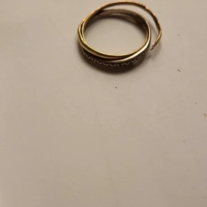 Trasig ring 18k - Trasig ring 18k