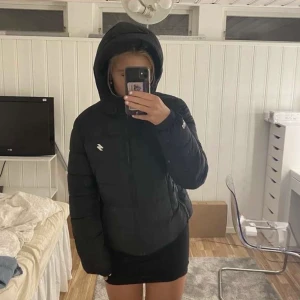 Fin vinter jacka  - Säljer min fina vinter jacka, inte använd många gånger💗nypris 1000kr priset kan diskuteras 💓mer bilder kom privat💗