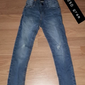 Jeans barn  - Bra skick!