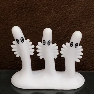 Mumin moomin hattifnattarna figur - Hattifnattarna samlings figur i plast. Perfekt för stora & små mumin fans. Frakt på 13kr tillkommer. Betalningen sker via swish.