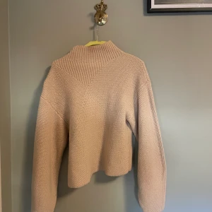 Stickad - Stickad tröja storlek xs 