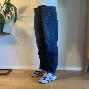 Baggy Jeans med Fade - .