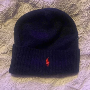 Polo mössa - Polo ralph mössa, super skön och väldigt bra inför vintern. 