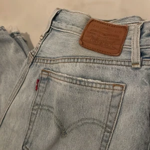 Levis jeans 501  - Levis jeans, passar någon som är lite kortare 