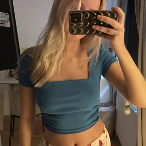 Blå topp - Blå topp från zara. Aldrig använd. Storlek S💙