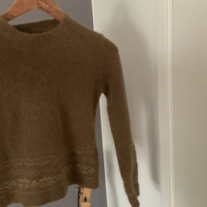 Stickad tröja - Stickad tröja köpt i en vintage butik i Barcelona❤️
