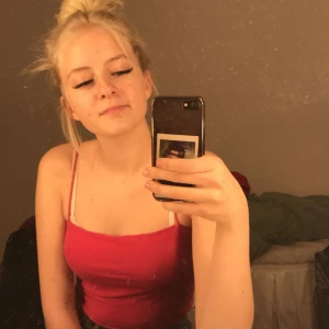 Säljer ett rosa linne från Gina  - Säljer mitt rosa linne från Gina för att det inte riktigt kommer till användning längre, använd några gånger och fint skick!