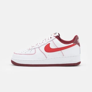 Nike airforce - Säljer mina airforce 1 som inte kommer i användning. Har använt dem ett par gånger men var inte riktigt min stil. Pris kan diskuteras.