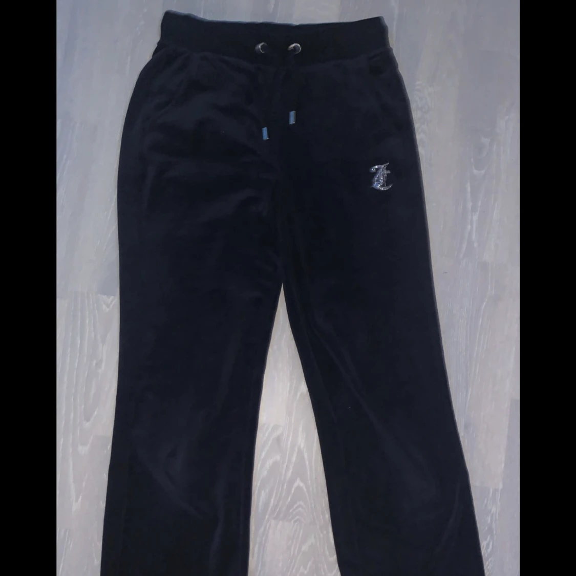 Mörkblå juicy byxor  - 90