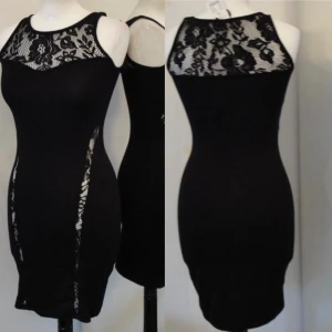 spets klänning - storlek: S. möts i stockholm eller fraktar. kontakta mig om du vill köpa 🖤